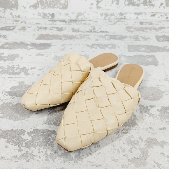 NEW Circus by Sam Edelman Olena Cream Tan Slip On Flat Casual Mule V745 - Picture 2 of 11